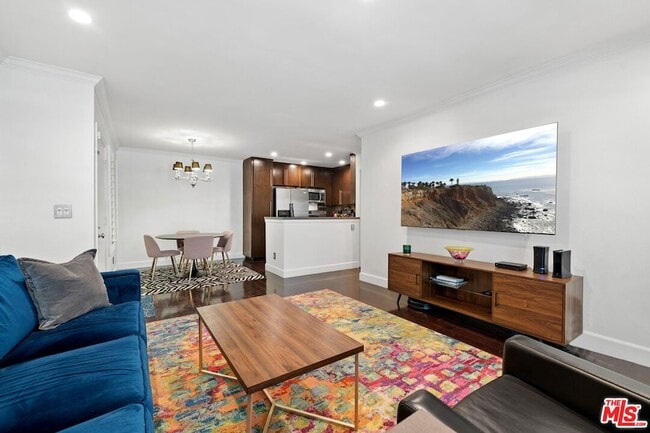 Building Photo - 9005 Cynthia St