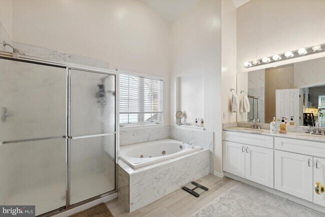 Building Photo - 9168 Stonegarden Dr