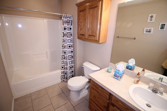 Building Photo - 708 Bison Rd