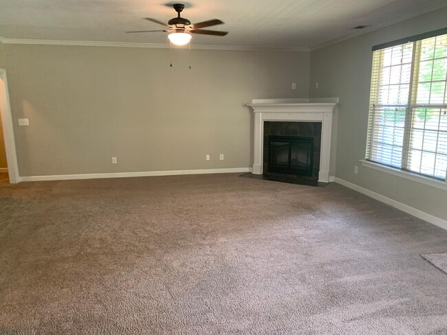 Building Photo - 5140 Wells Dr