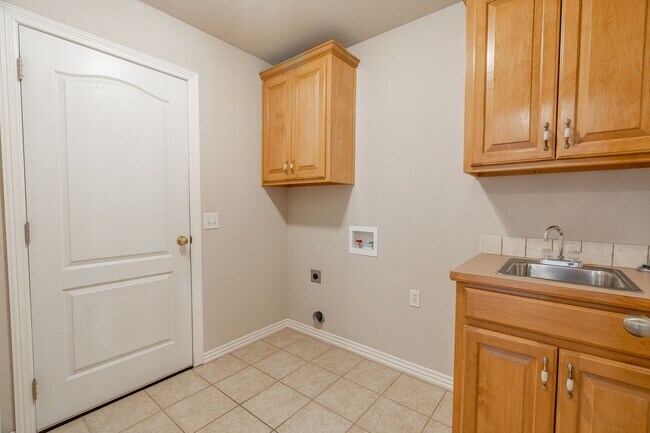 Building Photo - Beautiful 3-bedroom 2 bath Home in Springd...