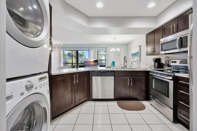 Building Photo - 1605 S US Hwy 1