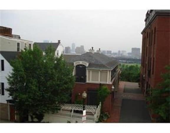 Building Photo - 334 Bunker Hill St