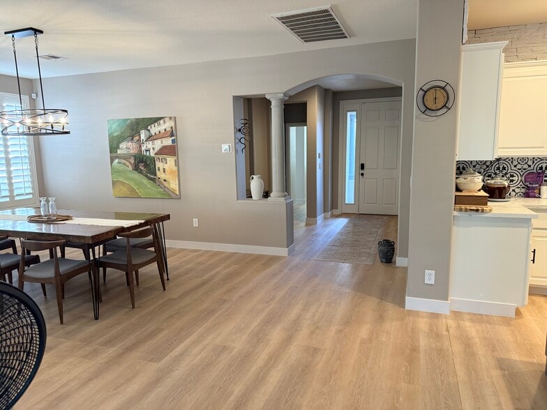Building Photo - 10246 Rio de Thule Ln