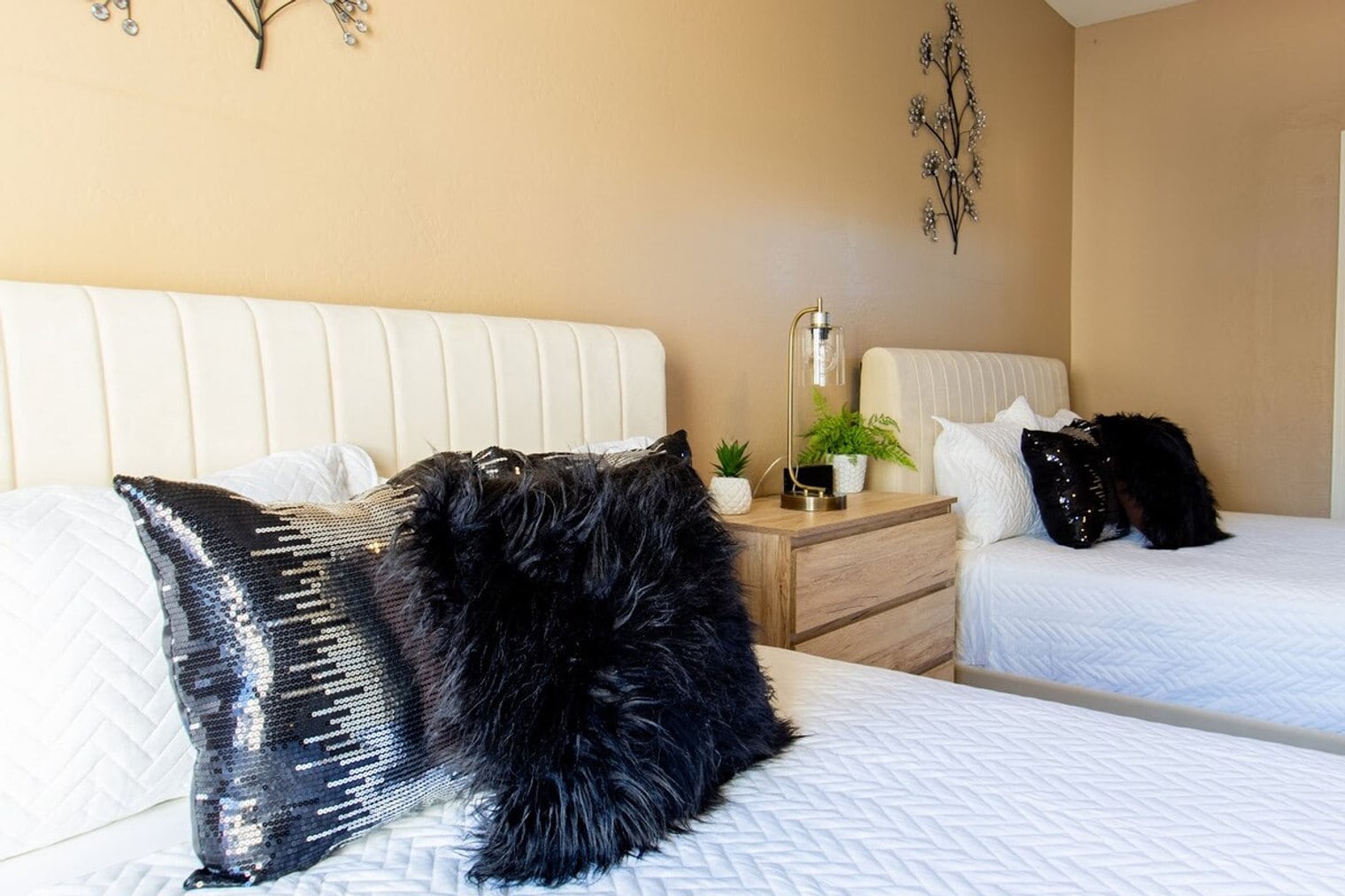 Building Photo - 1994 E Racine Dr