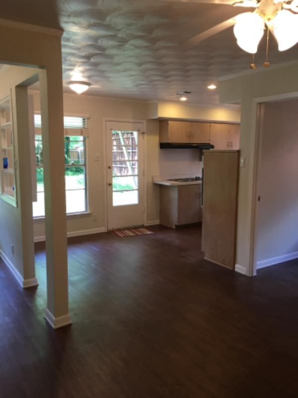 Building Photo - 211 Hanover Ln