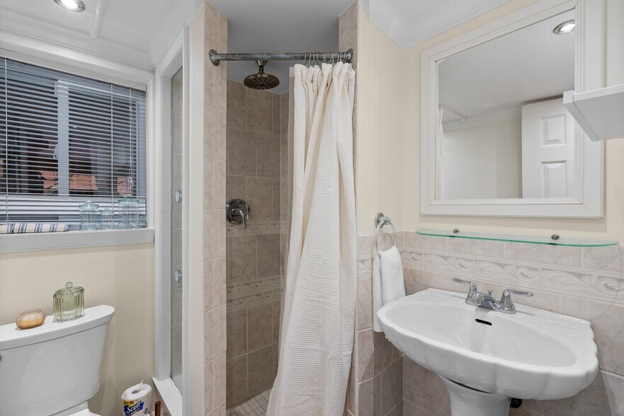Building Photo - 1711 37th St NW