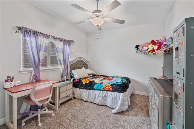 Building Photo - 7702 Dove Holw Dr