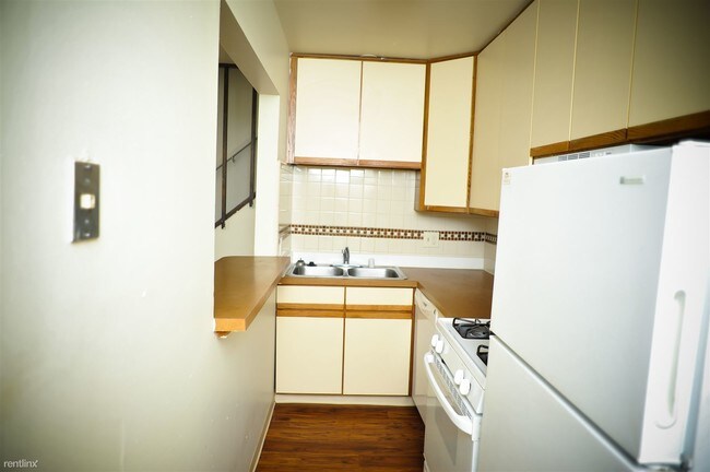 Building Photo - 1 br, 1 bath Apartment - 607 Hill St 2