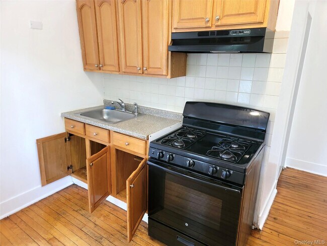 Building Photo - 142 N Columbus Ave