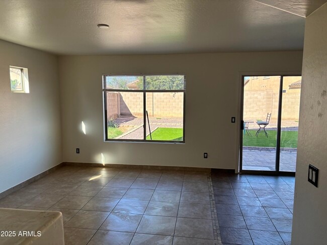 Building Photo - 16234 N 165th Ln