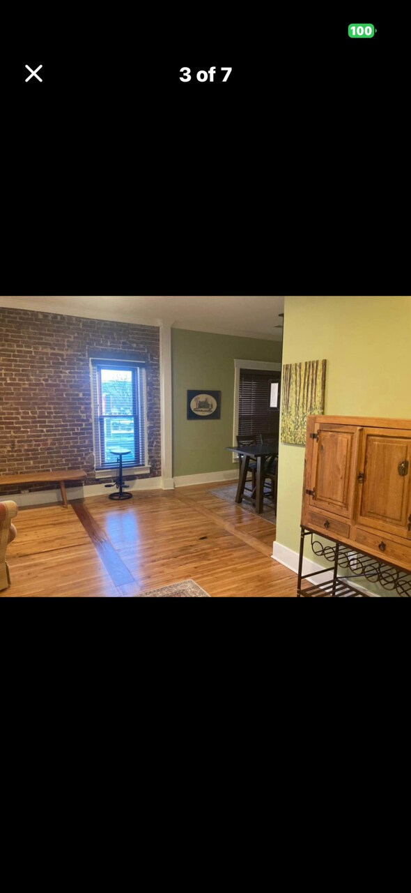 Entry - 310 Public Sq