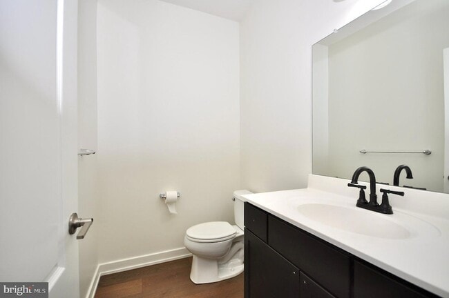Building Photo - 137B Equestrian Row
