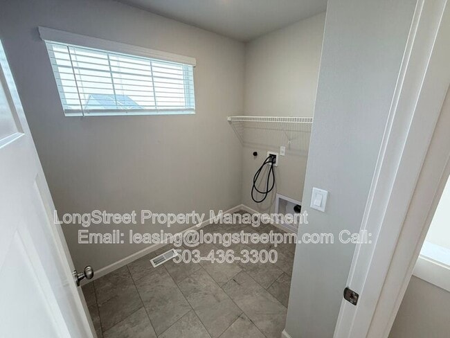 Building Photo - 5954 Henshaw St SE