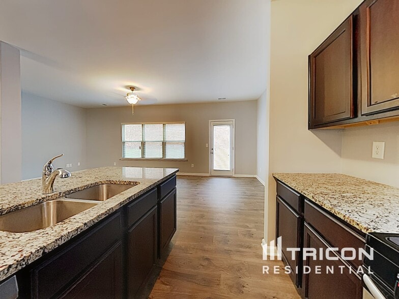 Building Photo - 3323 Lowland Dr