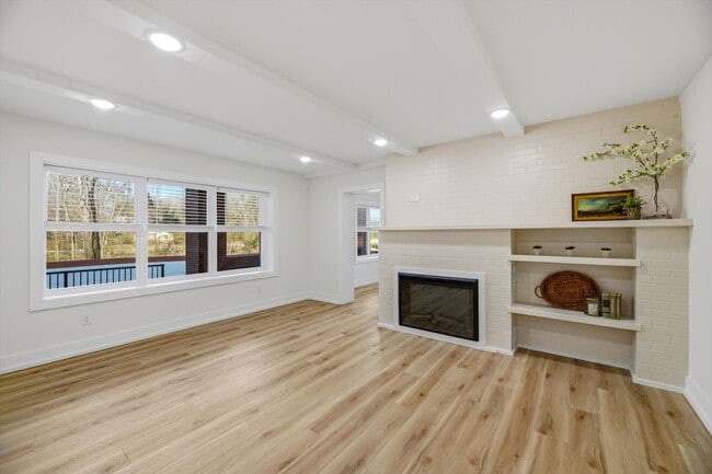 Building Photo - 2113 W Madison Ave