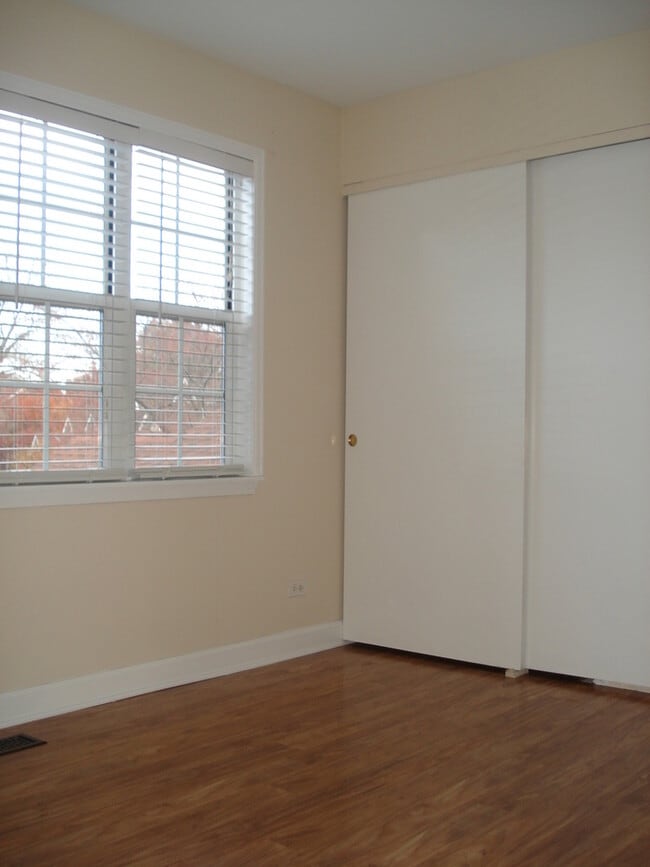 Building Photo - 1115 Regency Ct