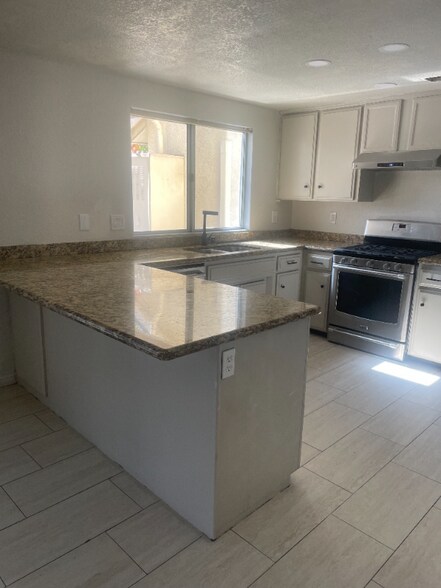 Building Photo - 11921 Bryant St