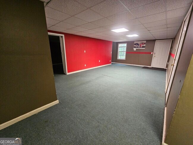 Building Photo - 40 Summerwood Ln
