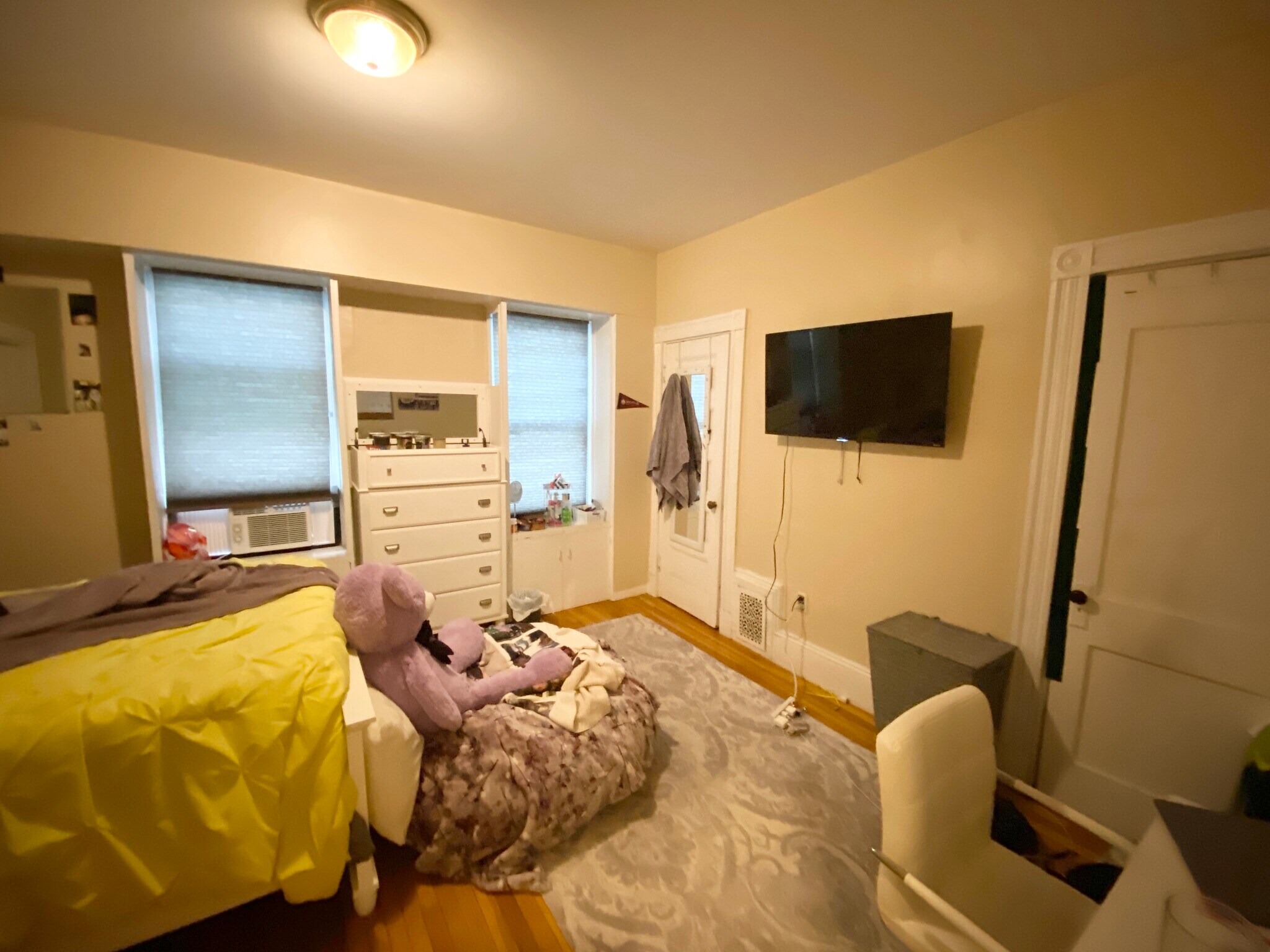 Building Photo - 10 Sachem St