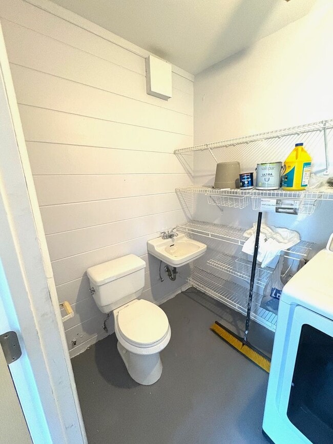 Building Photo - Charming 3-Bed/1.5- Bath Home for Rent in ...