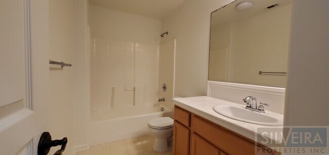 Building Photo - 1715 Bilbao Dr