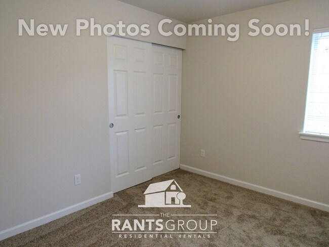 Building Photo - Fantastic Neighborhood! Easy Commute to JBLM!