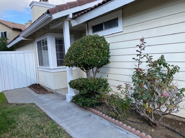 Building Photo - 2343 Lake Forest St