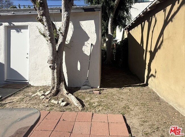 Building Photo - 5510 Beck Ave