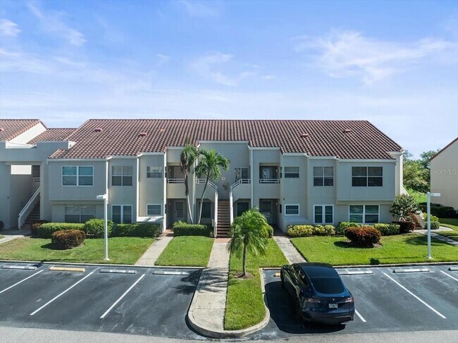 Primary Photo - 5900 Bahia Del Mar Cir N