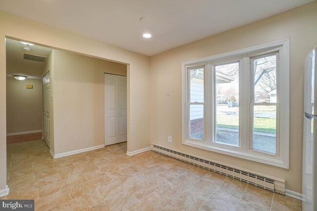 Building Photo - 504 S Harrison Rd