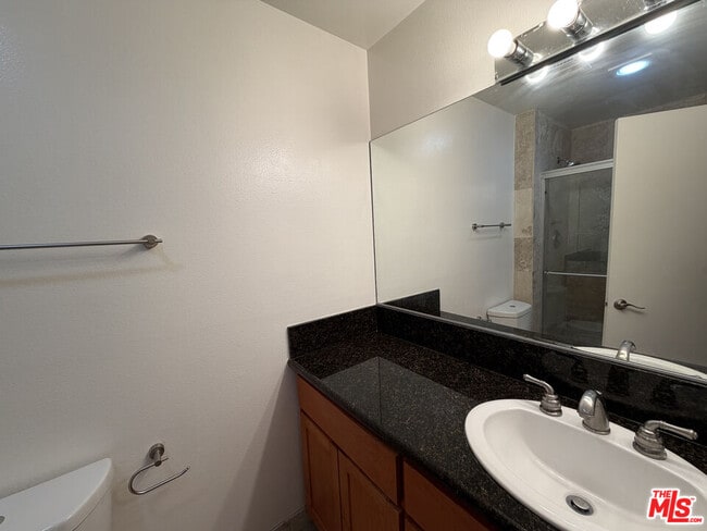 Building Photo - 698 S Berendo St