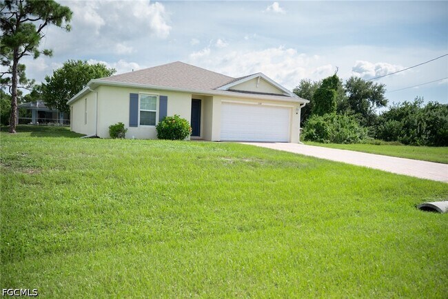 Building Photo - 1108 NE 36th Ln