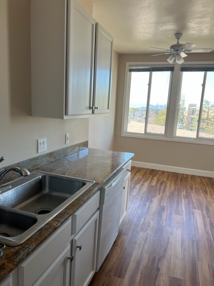 kitchen to dinette - 5924 Ocean View Dr