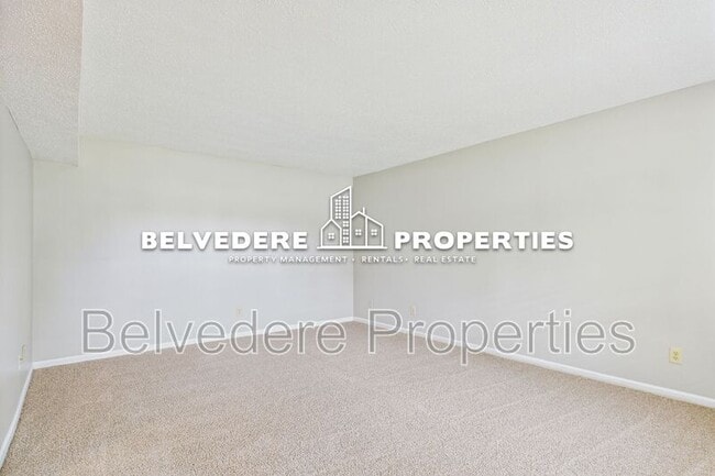 Building Photo - 900 Stockwood Ct