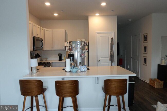 Building Photo - 213 Mazzeo Dr