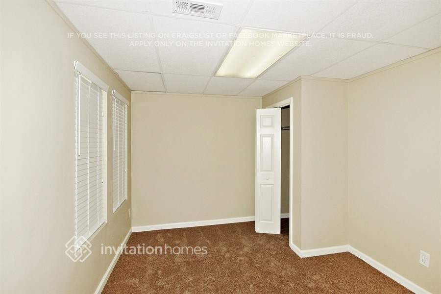 Building Photo - 5851 Brookside Dr SE