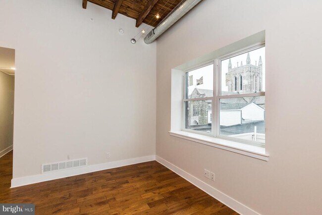 Building Photo - 1420 E Susquehanna Ave