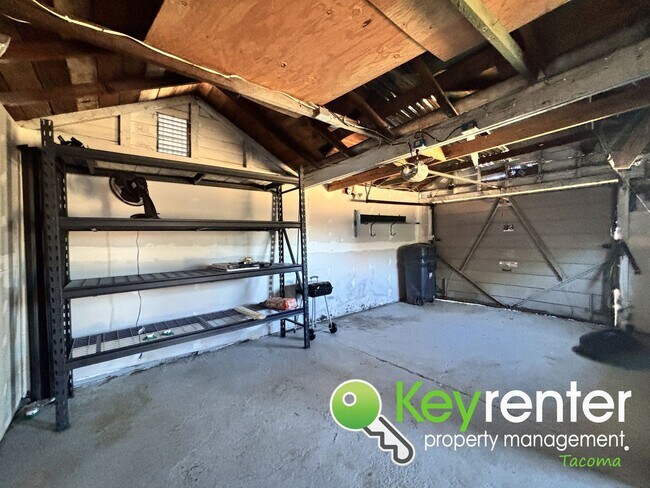 Building Photo - Charming 2-Bedroom Home with Modern Upgrad...