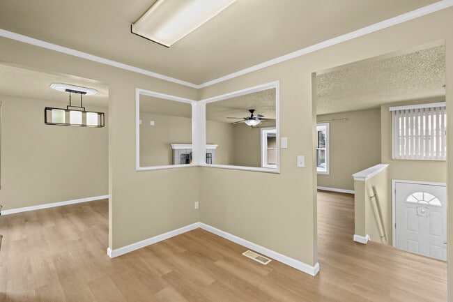 Building Photo - 6021 98th St NE