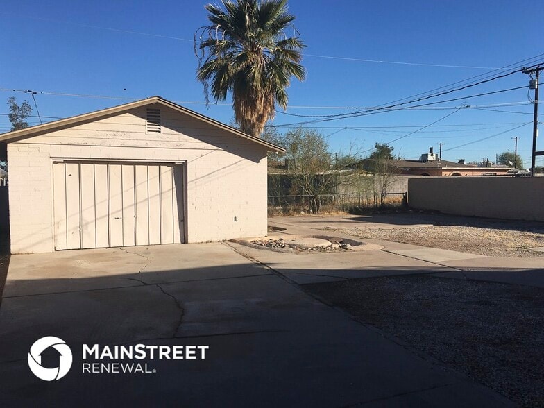 Building Photo - 3434 E Polk St