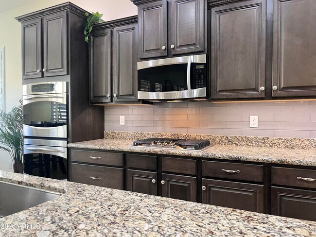 Building Photo - 2208 E Indian Wells Dr