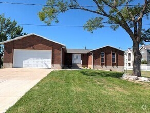Building Photo - July FREE! Renovated 5-Bed Home + Optional...