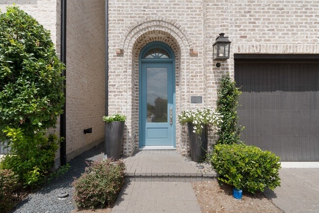 Building Photo - 7550 Little Caprese Ln