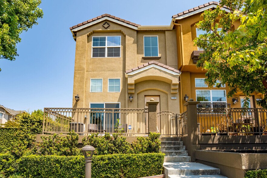 Building Photo - 41903 Cerchio Terrace