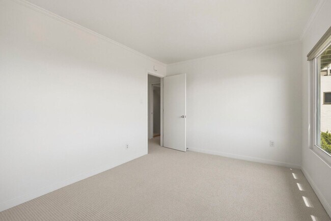 Building Photo - 45 Graystone Terrace