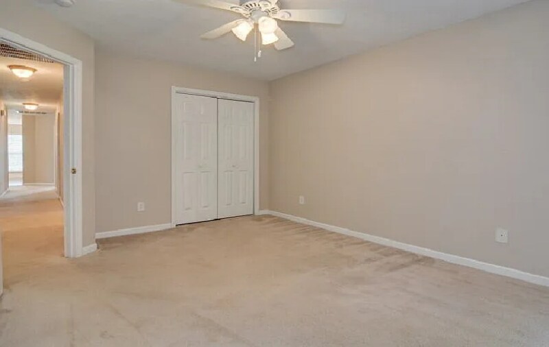 Building Photo - 3013 Parkridge Dr