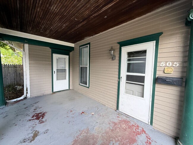 Building Photo - Second St 505-507