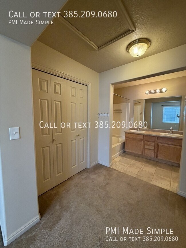 Building Photo - 2954 1310 W