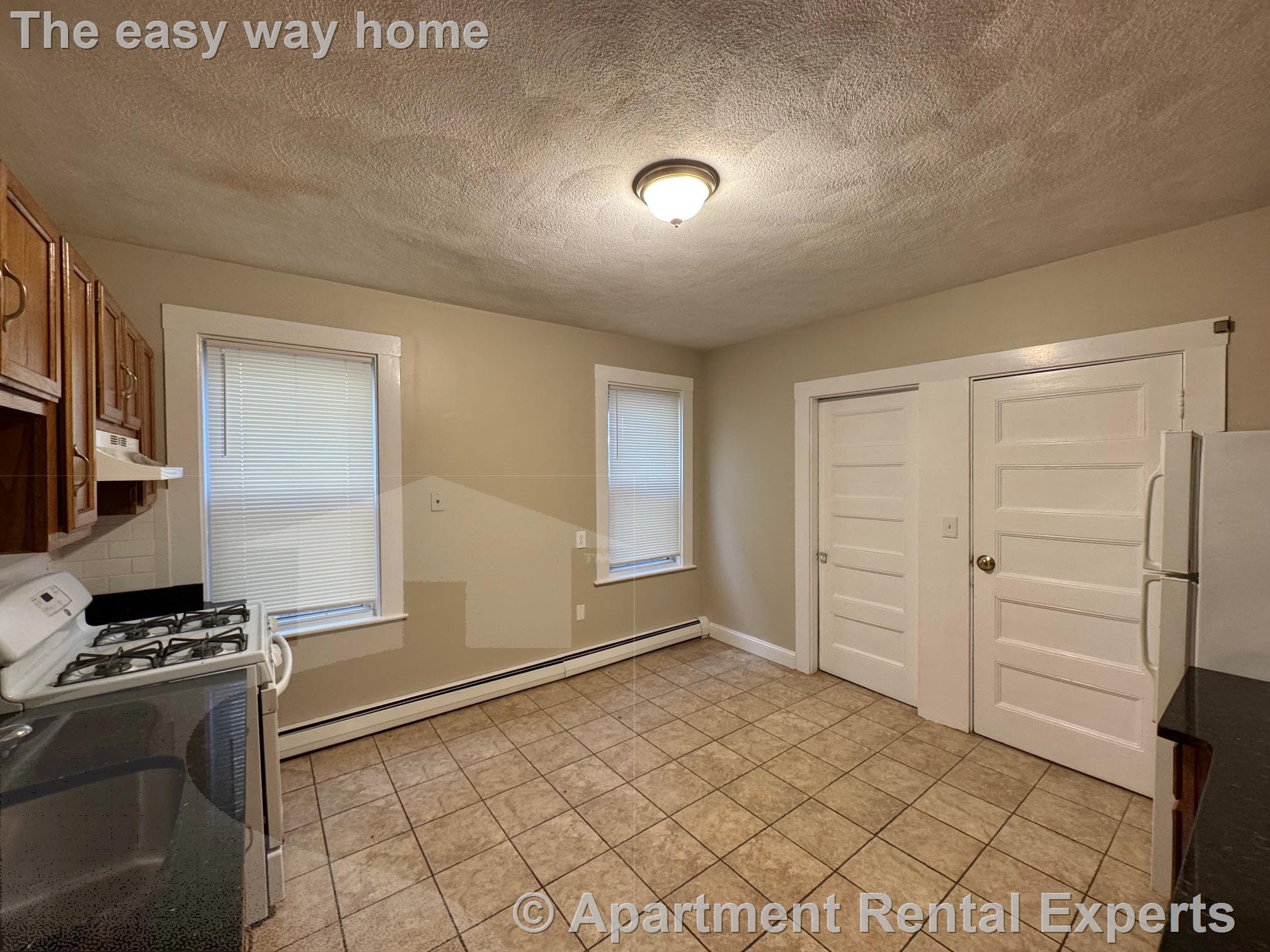 Building Photo - 97 Marion St